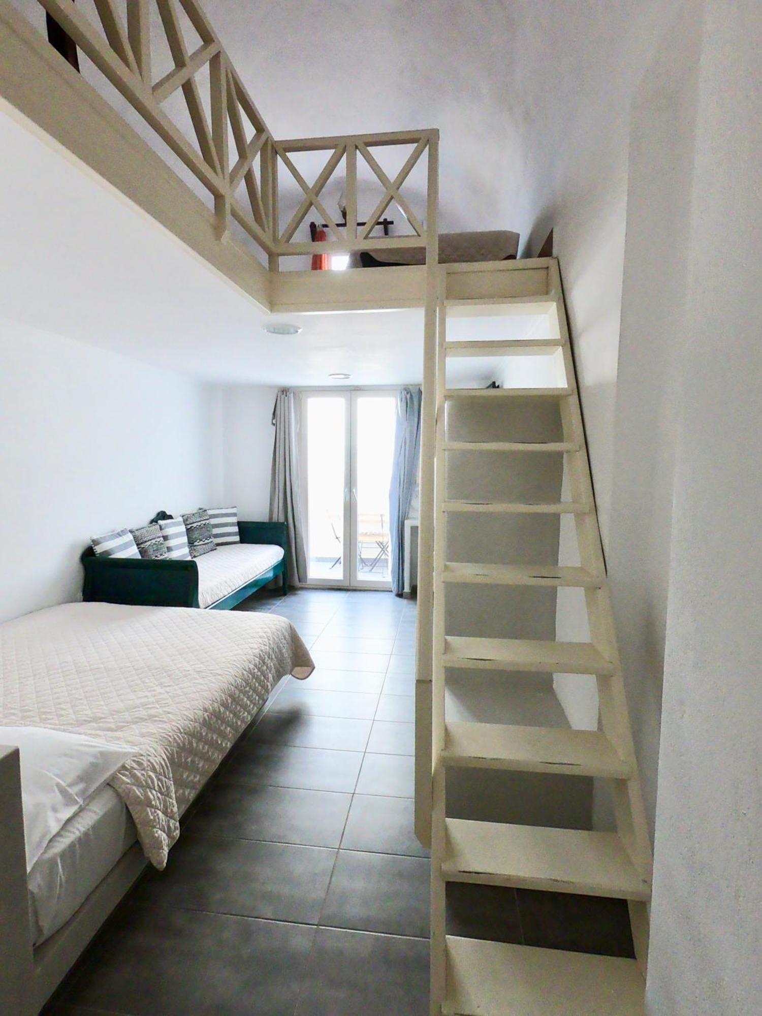 Anny Studios & Rooms Perissa Beach Екстер'єр фото